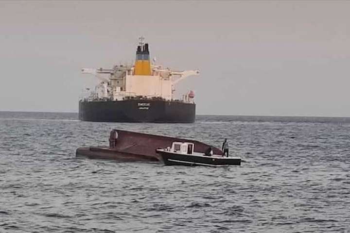 У Середземному морі грецький танкер зіткнувся з турецьким риболовецьким судном
