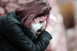 Психотерапевт дала поради людям, які панічно бояться захворіти на коронавірус