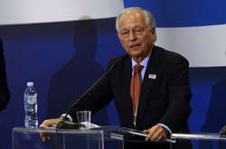 Вольфганг Ішингер  –  Україні: Навіть не думайте про військовий шлях