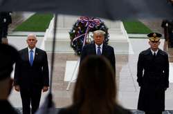 Дональд Трамп відвідав церемонію покладання пам'ятного вінка в День ветеранів