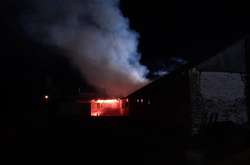 Горіла покрівля приватної ферми на площі 530 кв. м