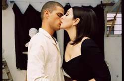  56-летняя актриса и модель Моника Беллуччи стала звездой интригующей фотосессии 
  