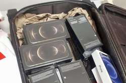 У багажі пасажирів митники виявляють незадекларовані дороговартісні товари, наприклад, телефони