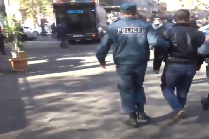 Поліція розігнала мітинг опозиції в центрі Єревану 