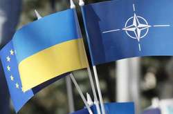 Україні важливо рішуче виконувати реформи, а ЄС - всіляко і послідовно підтримувати європейський вибір України, - дипломат