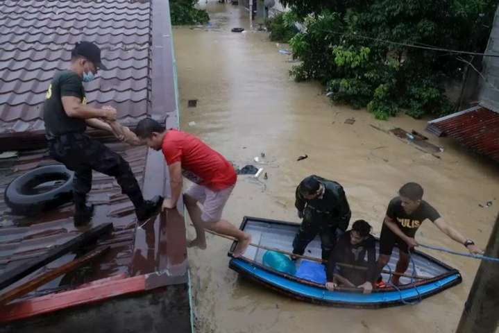 На Філіппінах вирує тайфун Вамко: є жертви та сотні тисяч евакуйованих