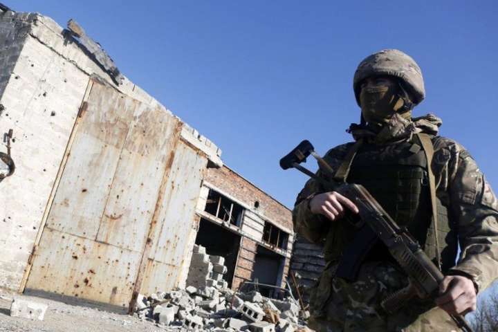 За добу на Донбасі зафіксовано чотири ворожі обстріли