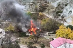 Жителі Карабаху палять своє житло, аби не дісталось азербайджанцям