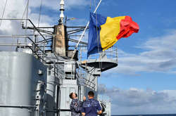 Всі інфіковані солдати на борту фрегата будуть проходити медичне обстеження в модульному військовому госпіталі, встановленому на портовому стадіоні