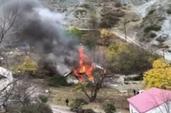 Жители Карабаха жгут свое жилье, чтобы не досталось азербайджанцам