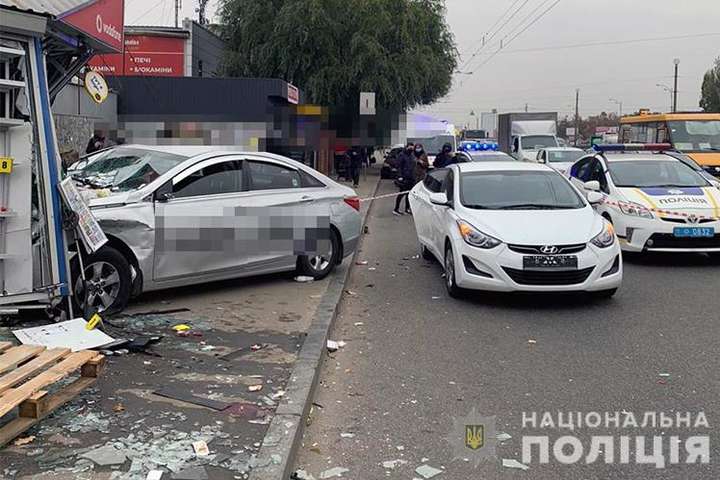Поліція затримала водія таксі, який на зупинці збив чотирьох людей