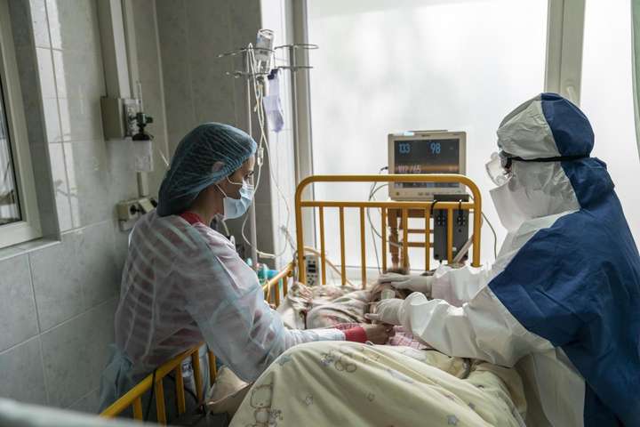 МОЗ: в Україні можуть розгорнути 90 тисяч ліжок для хворих на коронавірус