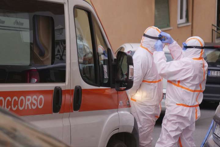 В Італії вперше за добу підтвердили понад 40 тис. нових випадків коронавірусу