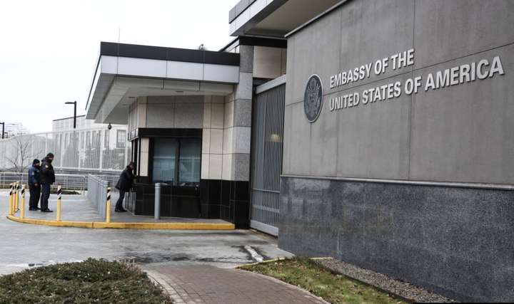 Посольство США в Україні обмежує свою роботу