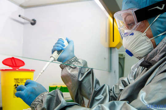 У світі зафіксували більше 54 мільйонів нових випадків коронавірусу