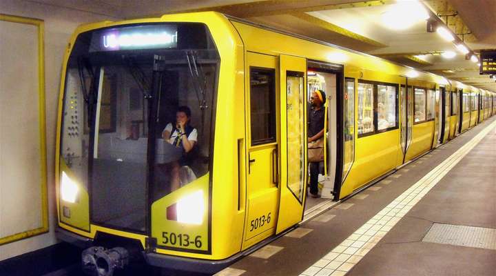 В Берлине горело метро: есть пострадавшие (видео)