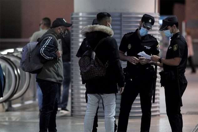Влада Іспанії запровадила штрафи до 6 тис. євро для тих, хто прибуває без ПЛР-тесту