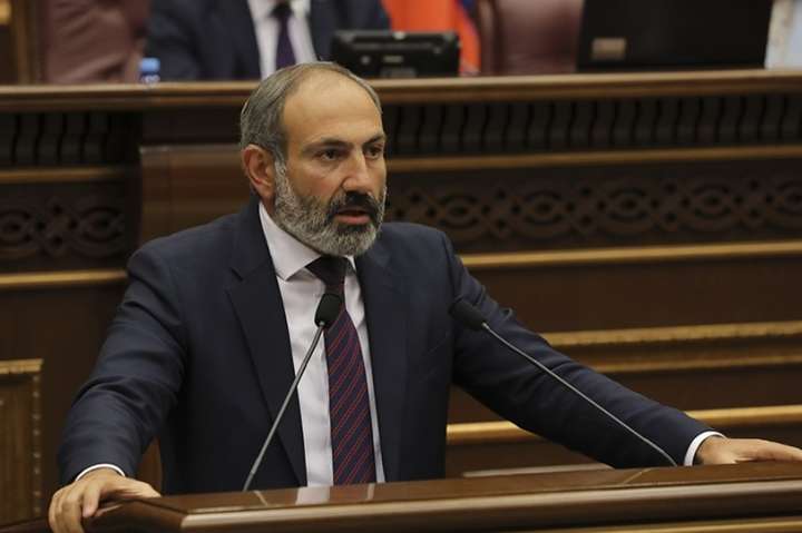 Президент Вірменії закликав Пашиняна піти у відставку