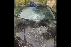 Києвом прокотилася хвиля обливань автівок кислотою: вже п’ять випадків (відео)