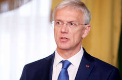 Прем'єр Латвії самоізолювався після контакту з хворим на Covid-19