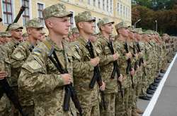 Для тих, хто володіє англійською на достатньому рівні, планують організувати викладання виключно англійською