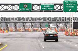 США продовжили обмеження на в'їзд з Канади та Мексики