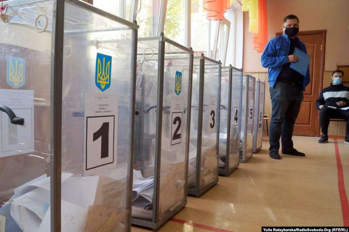 Другий тур виборів у Львові: все, що потрібно знати про кандидатів та їх рейтинги 