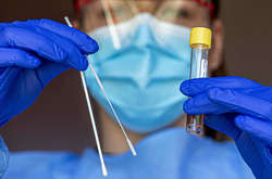 ПЛР-дослідження робитимуть вчителям, які захворіли