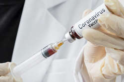 У МОЗ поки не знають, чи вакцинуватимуть тих, хто перехворів на Covid-19