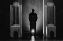  Роман Виктюк умер 17 ноября в Москве 
  