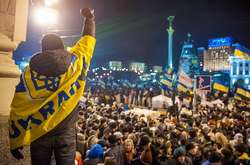  Один з мітингів під час Революції гідності на майдані Незалежності у Києві  