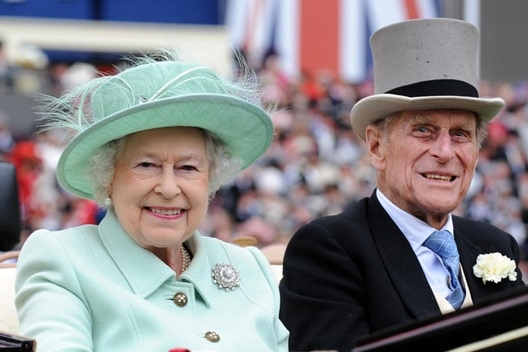 Королева Великобританії Єлизавета II та принц Філіп святкують 73-ю річницю весілля