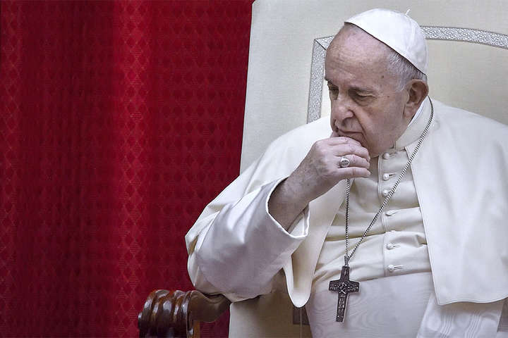 Ватикан просить Instagram розслідувати, як «лайк» Папи Римського опинився під фото моделі