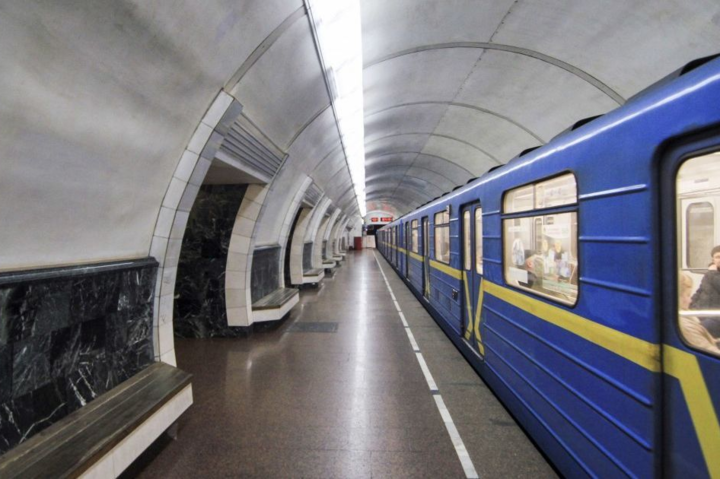 У Києві закрили станцію метро «Хрещатик» після дзвінка про мінування
