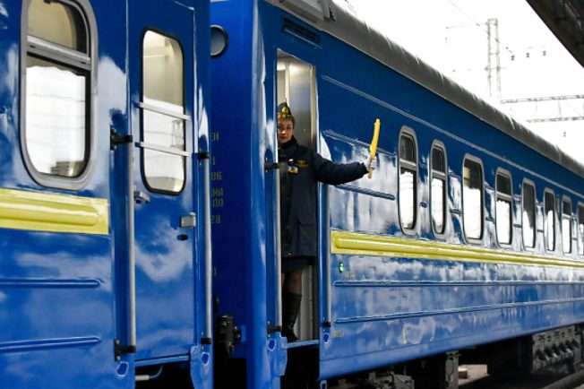 «Укрзалізниця» призначила додаткові поїзди на зимові свята