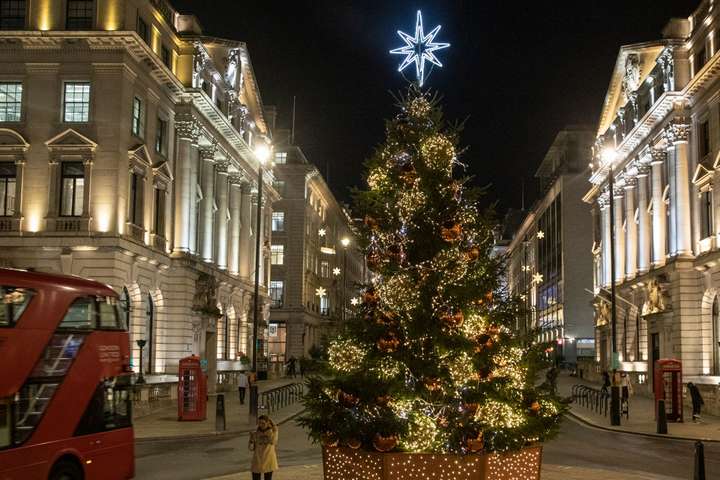 Британія планує пом'якшити карантин під час Різдвяних свят