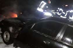 У дворі багатоповерхівки горіли три автомобілі