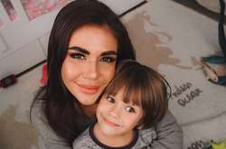 «Больше месяца не спрашивали про папу»: известная блогерша рассказала сыну о смерти отца от вируса