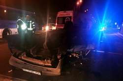 Внаслідок зіткнення ВАЗ перекинувся на дах