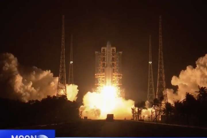 Китай відправив ракету на Місяць