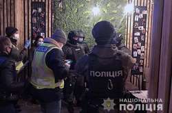 Правоохоронці викрили мережу борделів у центрі Києва (фото, відео)