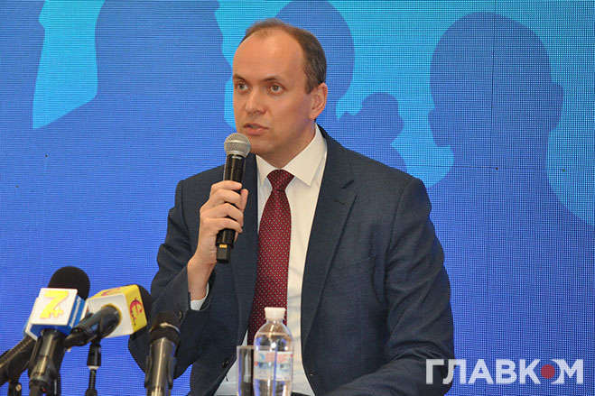 Зеленський звільнив голову ОДА, який просив уряд відмовитися від «карантину вихідного дня»