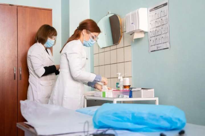 У Тернополі до боротьби з Covid-19 почали залучати студентів-медиків