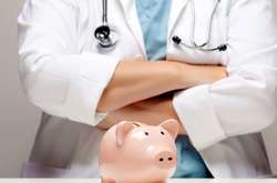 Профільний міністр хоче, щоб зарплата медиків у 2021 році стартувала від 22 тисяч гривень