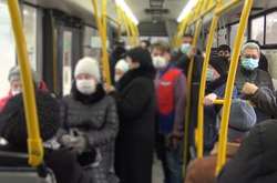 У транспорті люди не заражаються, якщо вони всі в масках, переконує вірусолог