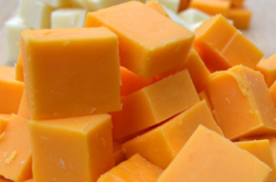 226,7 кілограма (невелика діжка сиру) подешевшала на 18% - до $700 ($1,4 за фунт)