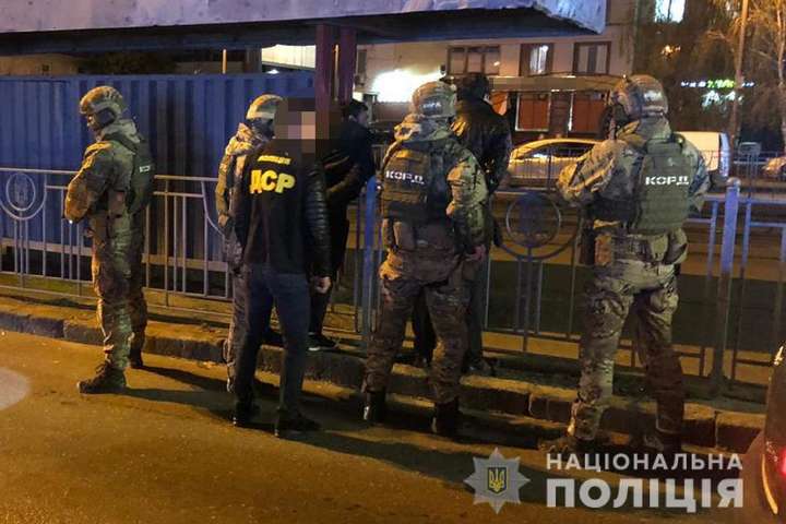 Спецпризначенці затримали у Києві банду, що спланувала викрадення харків’янина (фото, відео)