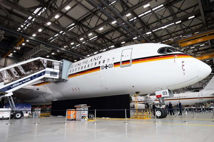 Новий персональний літак канцлера ФРН. Фото «лайнера Меркель» зовні і зсередини