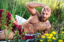  Казахстанский бодибилдер Юрий Толочко устроил роскошную церемонию бракосочетания 
  