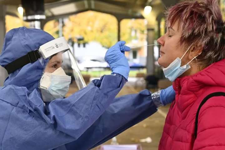Словаччина відклала друге масове тестування на коронавірус